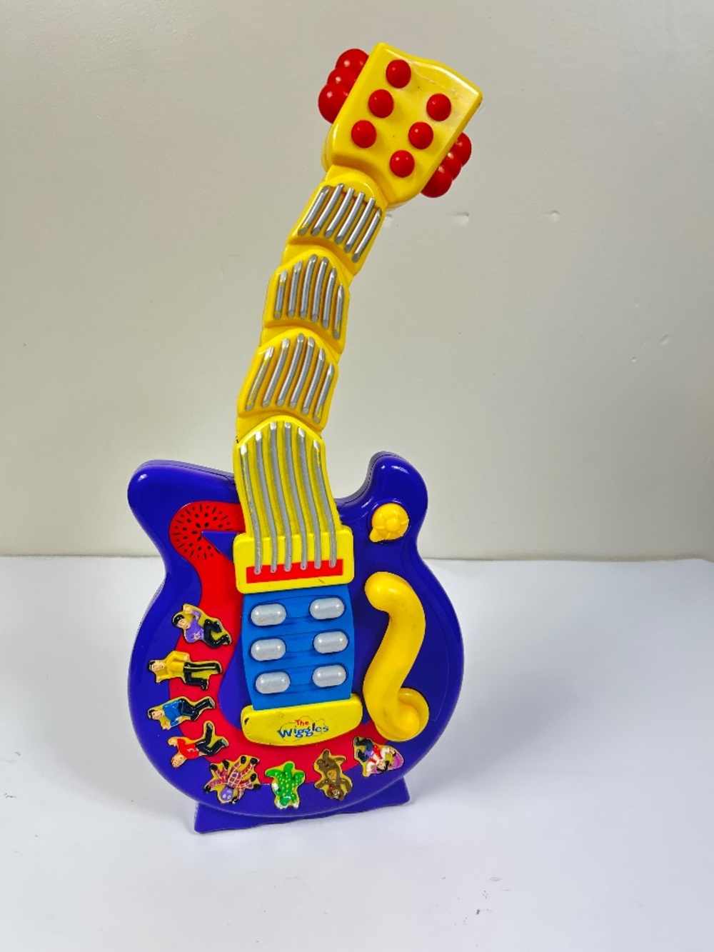 The Wiggles Wiggly Giggly Guitar Dancing Singing 18"Purple Spinmaster 2004 Works